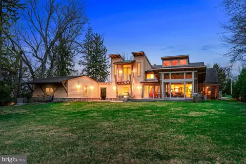 344 Ardmore Ave, Ardmore, PA 19003