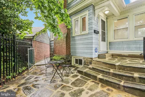 2 E Avon Rd, Brookhaven, PA 19015