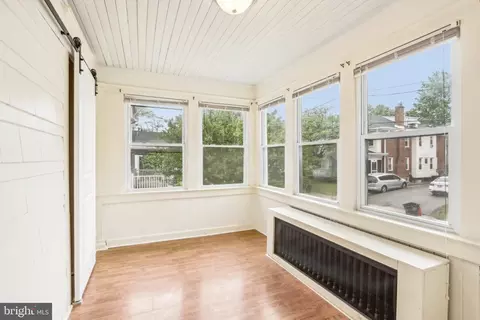 Entry Way - 2 E Avon Rd, Brookhaven, PA 19015 photo 1 of 4