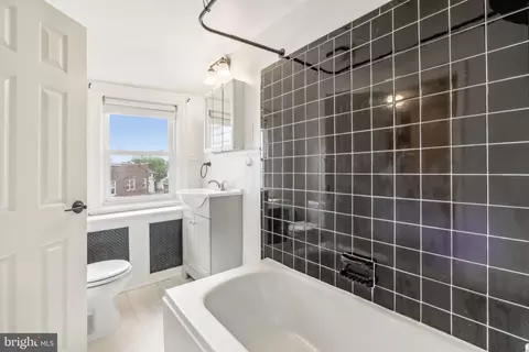 Bath - 2 E Avon Rd, Brookhaven, PA 19015 photo 1 of 2