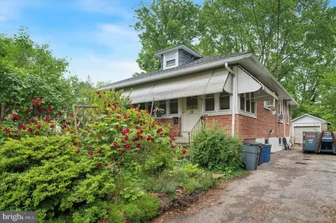 12 Elmwood Ave, Norwood, PA 19074