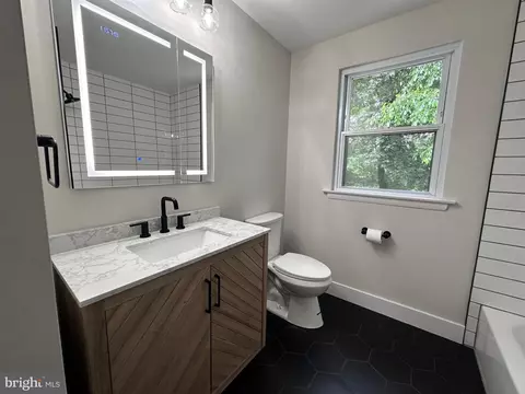 Bath - 215 Bridge Rd, Ogden, PA 19061 photo 1 of 3