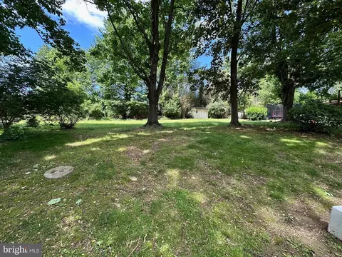 Exterior - 215 Bridge Rd, Ogden, PA 19061 photo 3 of 5