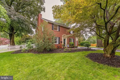2 Fairhill Rd, Wallingford, PA 19086