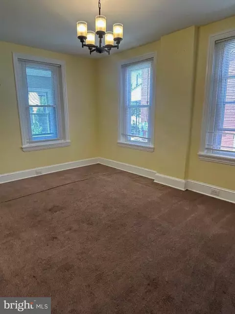 Living - 4 W 6th St, Marcus Hook, PA 19061 photo 1 of 4