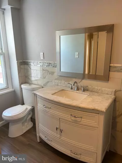 Bath - 4 W 6th St, Marcus Hook, PA 19061 photo 2 of 3