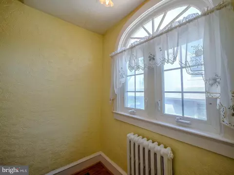 Entry Way - 7205 Wayne Ave, Darby, PA 19082 photo 8 of 13