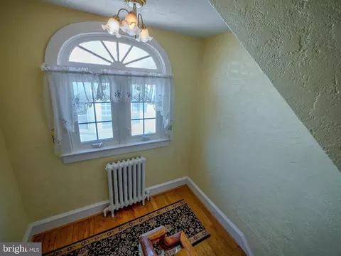 Entry Way - 7205 Wayne Ave, Darby, PA 19082 photo 9 of 13