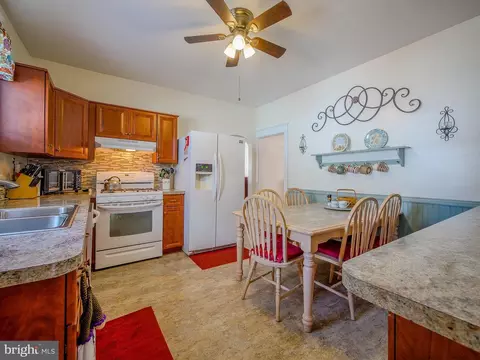 Kitchen - 7205 Wayne Ave, Darby, PA 19082 photo 2 of 3