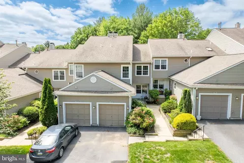 343 Danbury Ln #343, Glen Mills, PA 19342