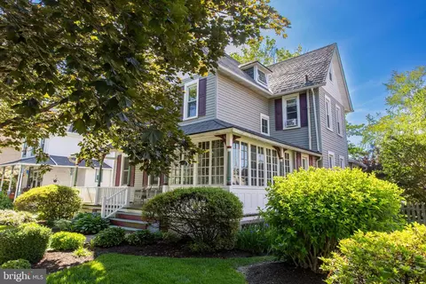 922 8th Ave, Prospect Park, PA 19076