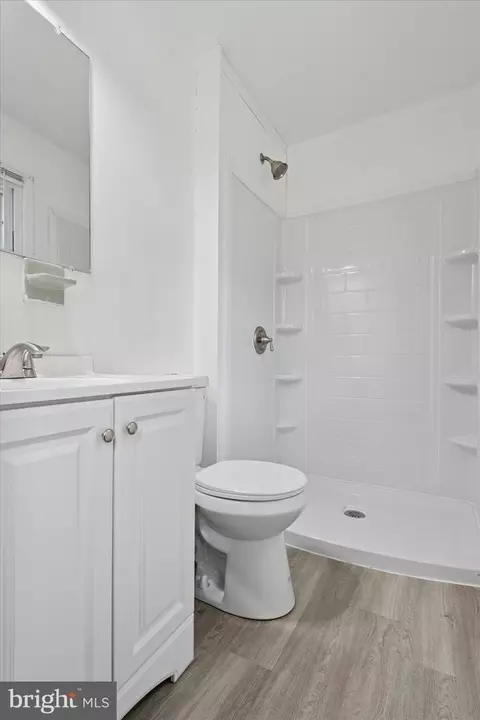 Bath - 2425 W Colonial Dr, Upper Chichester, PA 19061 photo 1 of 3