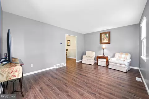 84 Winding Way, Ogden, PA 19061 photo 6