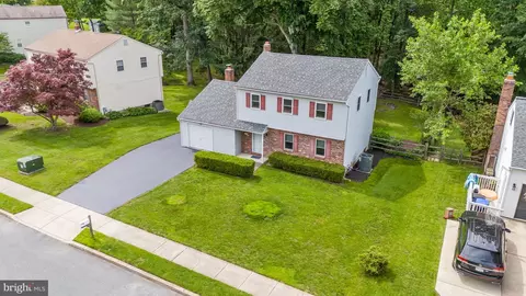 84 Winding Way, Ogden, PA 19061 photo 2