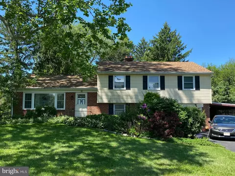 1634 Highpoint Ln, Aston, PA 19014