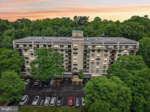 700 Avondale Rd #PH-12, Wallingford, PA 19086