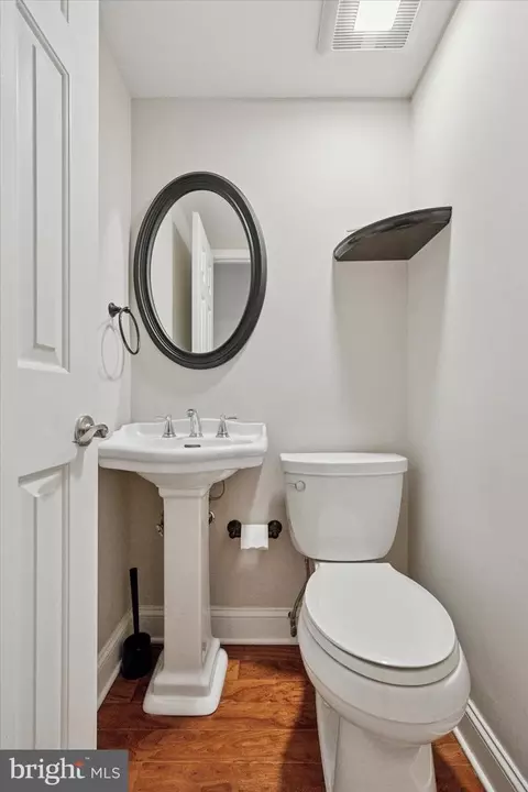 Bath - 413 Eagle Rd # 7, Wayne, PA 19087 photo 1 of 3