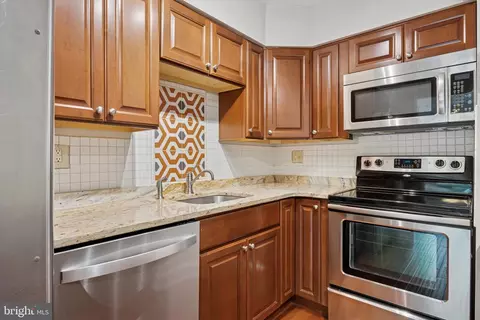 Kitchen - 413 Eagle Rd # 7, Wayne, PA 19087 photo 1 of 2