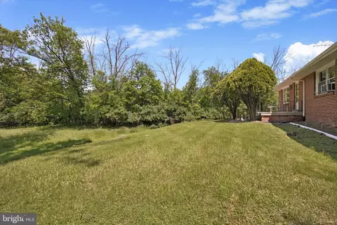 2055 Wharton Ave, Marcus Hook, PA 19061 photo 3