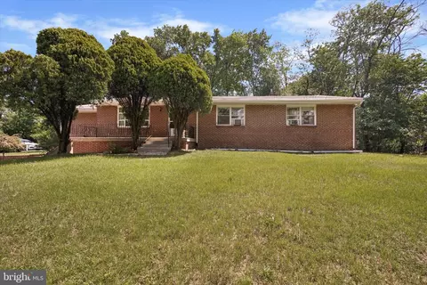 2055 Wharton Ave, Marcus Hook, PA 19061 photo 2