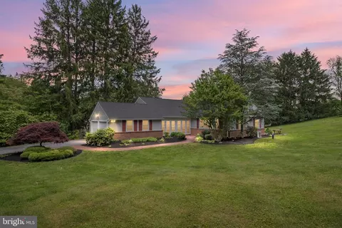 10 Old Orchard Ln, Chadds Ford, PA 19317