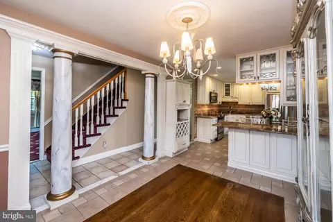 Entry Way - 308 Parham Rd, Springfield, PA 19064 photo 2 of 3