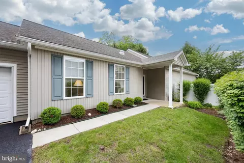 1902 Hunters Cir, Glen Mills, PA 19342