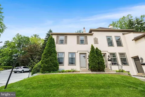 229 Bloomingdale Ave #1, Wayne, PA 19087