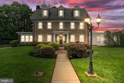 2515 Garrett Rd, Drexel Hill, PA 19026