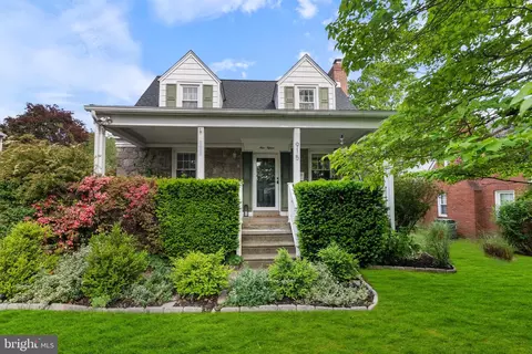 915 Edgewood Dr, Springfield, PA 19064