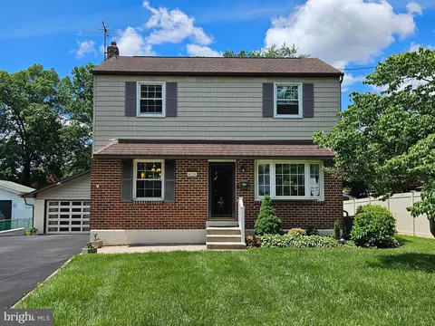 4208 Chandler Dr, Brookhaven, PA 19015