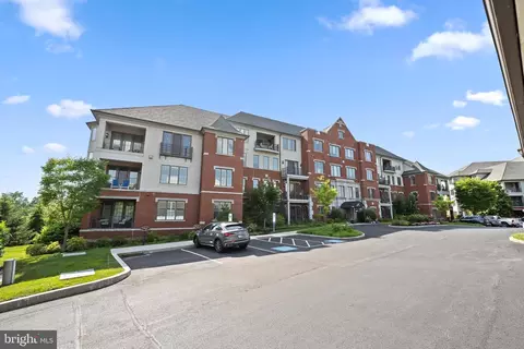 6306 Parkview Dr, Haverford, PA 19041