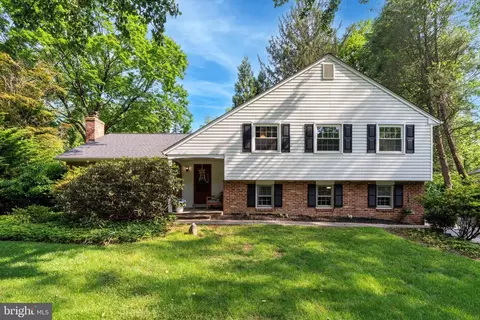 10 W Possum Hollow Rd, Wallingford, PA 19086
