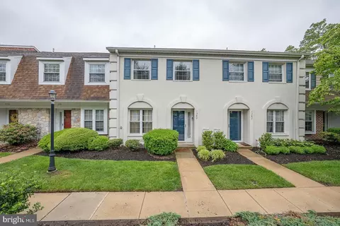 1380 Putnam Blvd #4, Wallingford, PA 19086