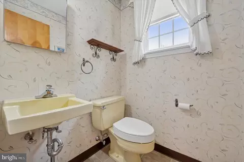 Bath - 167 Eldon Ave, Lansdowne, PA 19050 photo 1 of 2