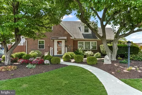 210 Hinkson Blvd, Ridley Park, PA 19078