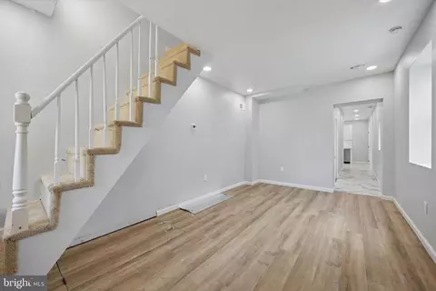 Entry Way - 4210 W 7th St, Marcus Hook, PA 19061 photo 2 of 7