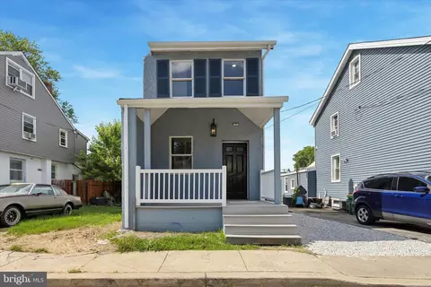 4210 W 7th St, Marcus Hook, PA 19061