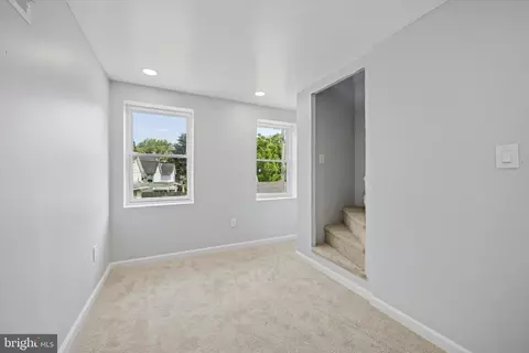 Entry Way - 4210 W 7th St, Marcus Hook, PA 19061 photo 6 of 7
