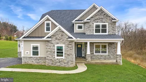 103 Eagle Dr, Broomall, PA 19008