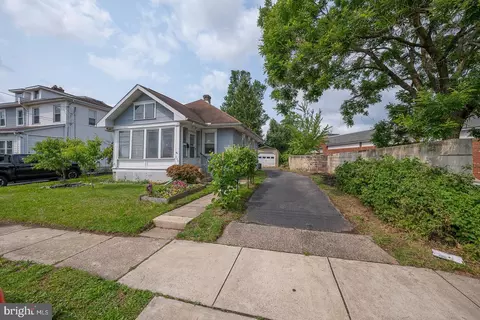 528 Summit Ave, Prospect Park, PA 19076