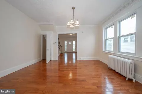 Living - 17 Elm Ave, Upper Darby, PA 19082 photo 5 of 9