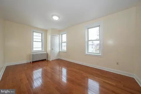 Living - 17 Elm Ave, Upper Darby, PA 19082 photo 8 of 9