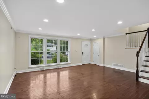 Living - 28 Eldon Ave, Lansdowne, PA 19050 photo 3 of 4