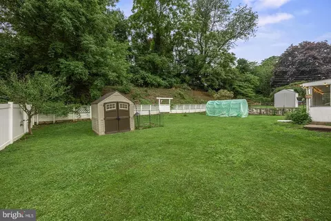 Exterior - 28 Eldon Ave, Lansdowne, PA 19050 photo 4 of 4