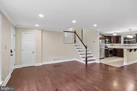Living - 28 Eldon Ave, Lansdowne, PA 19050 photo 4 of 4