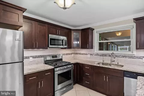 Kitchen - 28 Eldon Ave, Lansdowne, PA 19050 photo 3 of 4