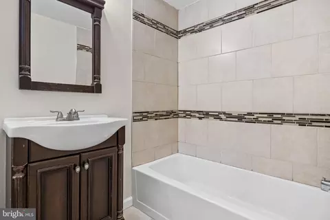 Entry Way - 28 Eldon Ave, Lansdowne, PA 19050 photo 2 of 2
