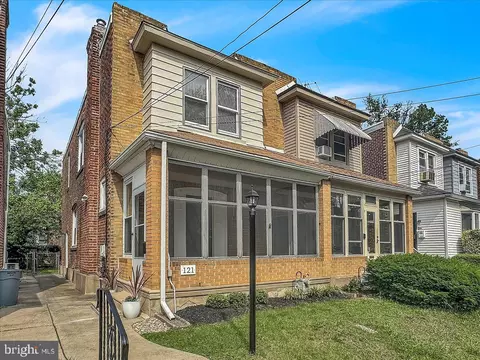121 Juliana Ter, Collingdale, PA 19023