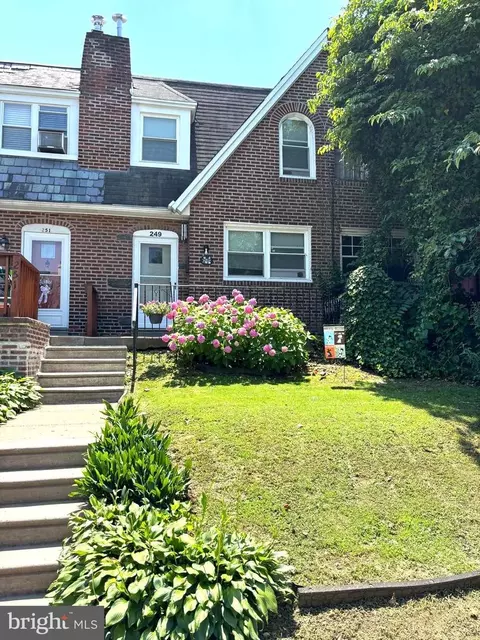 249 N Linden Ave, Darby, PA 19082